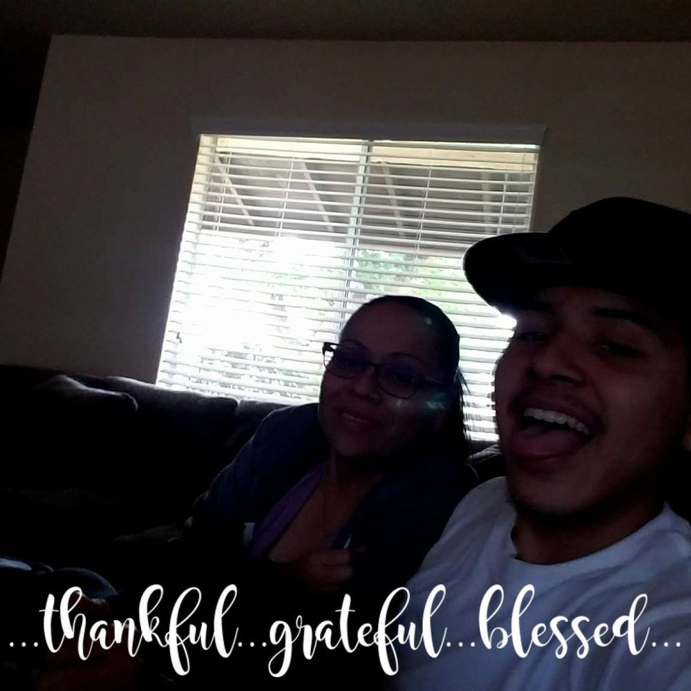 Meet your Posher, Mona